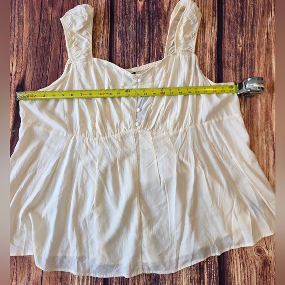 Torrid Plus Size 4X Challis Corset Top Ivory dew Smocked Back New w/ Tags - Picture 8 of 12